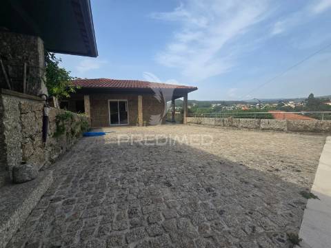 Moradia v3 em travassós-fafe