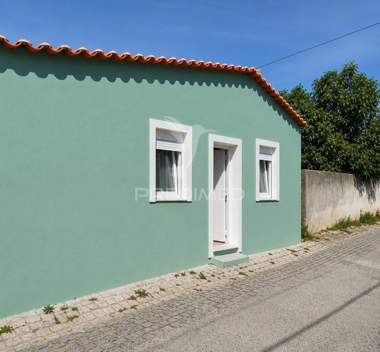 Moradia t2 totalmente remodelada | marinha grande