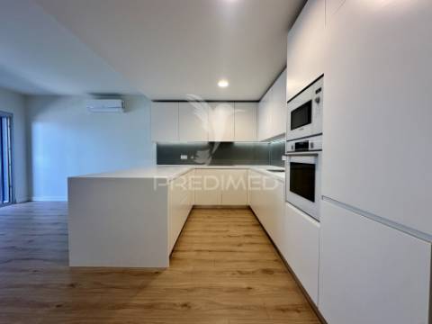 T1 premium com vista rio e rooftop com piscinas | edifico orizon | quinta da trindade – seixal