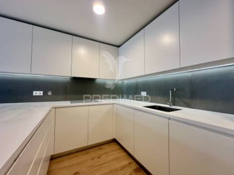 T1 premium com vista rio e rooftop com piscinas | edifico orizon | quinta da trindade – seixal