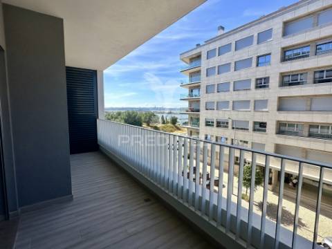 T1 premium com vista rio e rooftop com piscinas | edifico orizon | quinta da trindade – seixal
