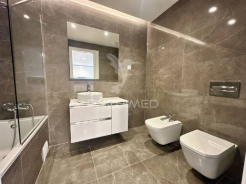 T1 premium com vista rio e rooftop com piscinas | edifico orizon | quinta da trindade – seixal