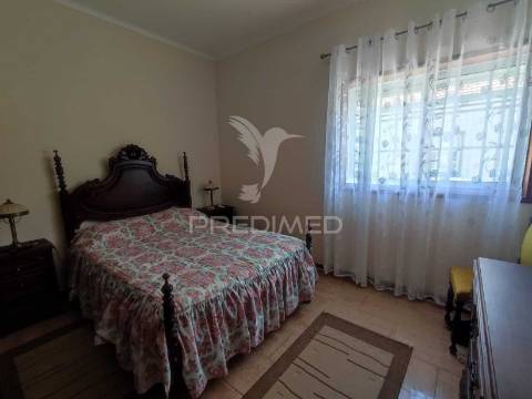 Moradia t3 independente com amplo terreno | pronta a habitar