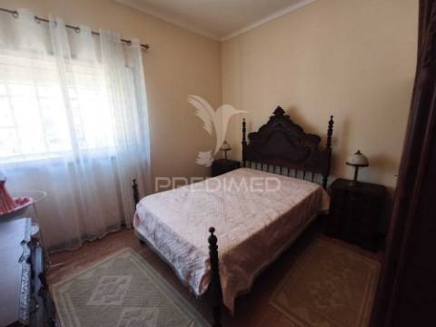 Moradia t3 independente com amplo terreno | pronta a habitar