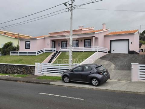 Moradia t3 com vista mar