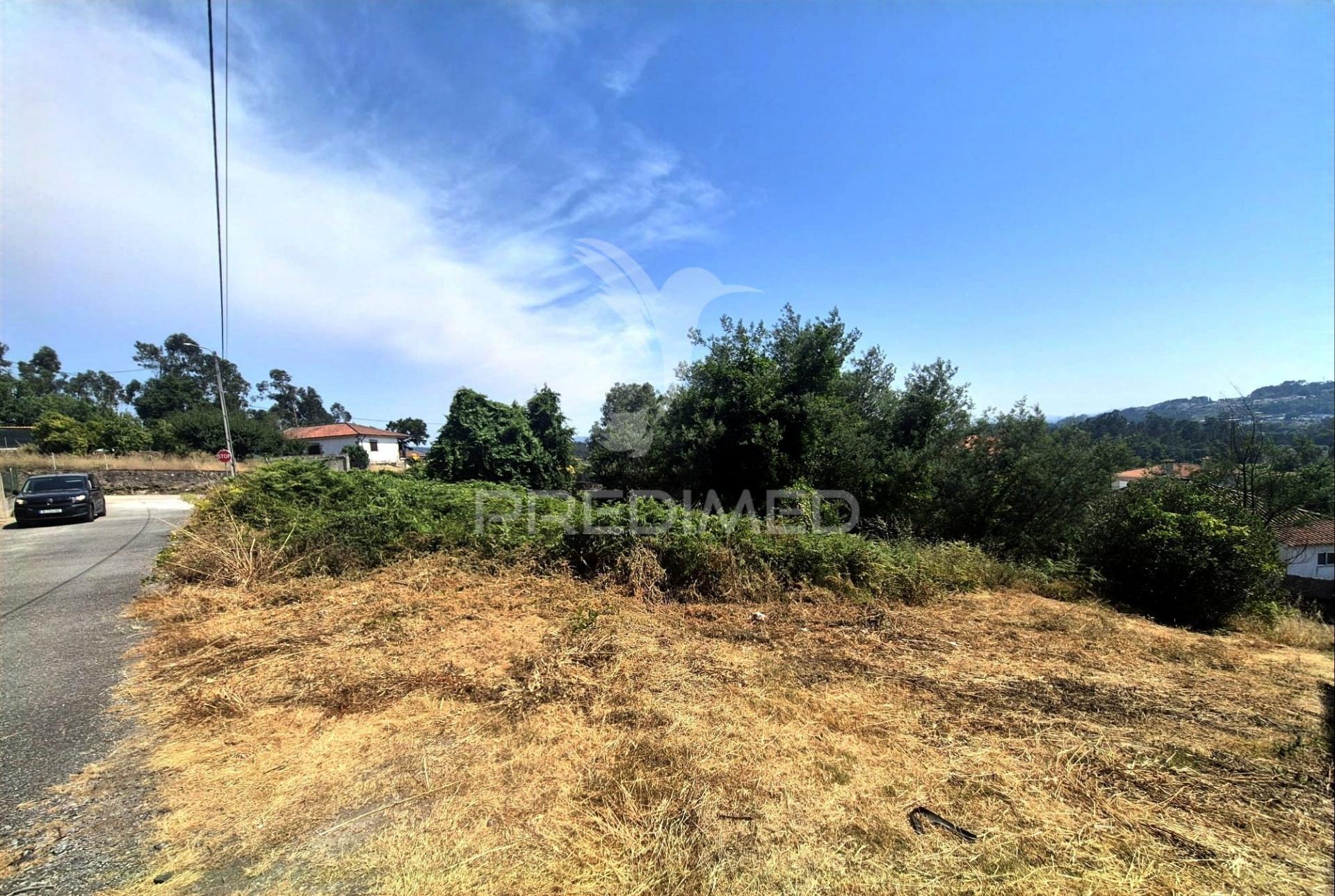 Terreno urbano com projeto aprovado | 760 m² | lanhas, vila verde