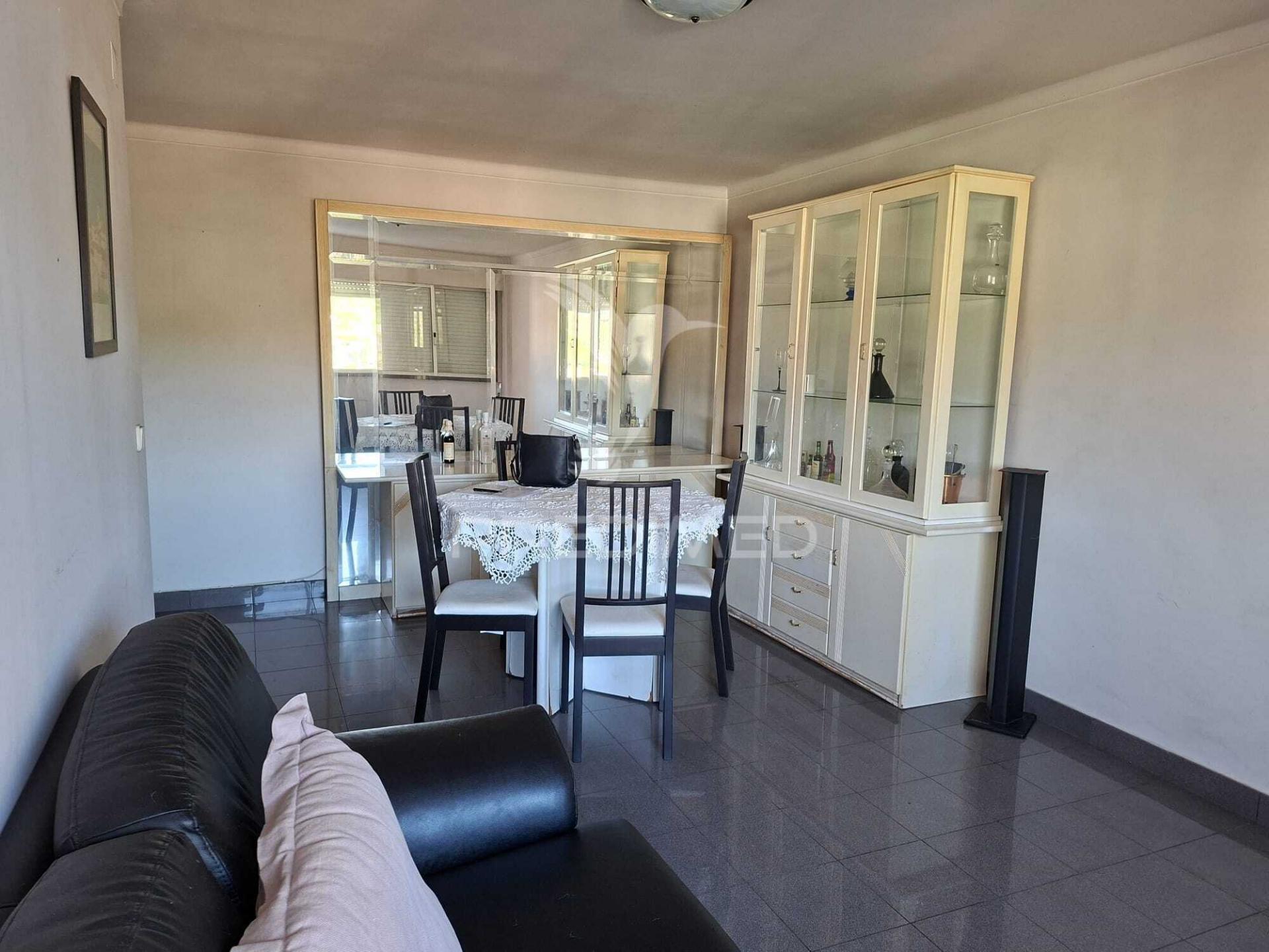 Apartamento t2 santo antónio dos cavaleiros
