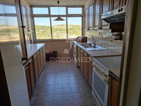 Apartamento t2 santo antónio dos cavaleiros