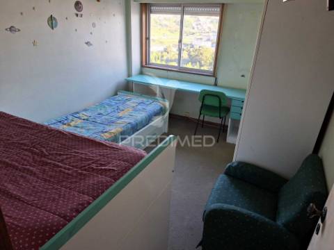 Apartamento t2 santo antónio dos cavaleiros