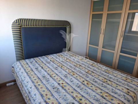 Apartamento t2 santo antónio dos cavaleiros