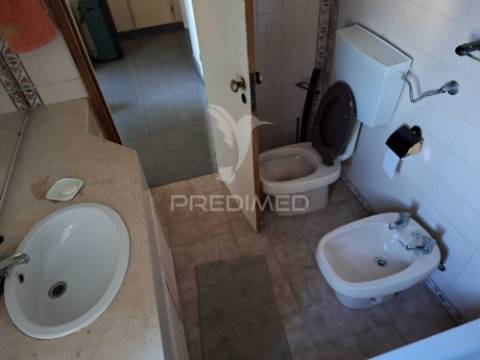 Apartamento t2 santo antónio dos cavaleiros
