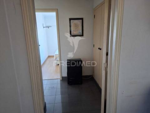 Apartamento t2 santo antónio dos cavaleiros