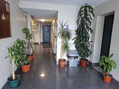 Apartamento t2 santo antónio dos cavaleiros