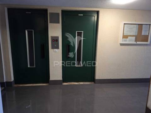 Apartamento t2 santo antónio dos cavaleiros