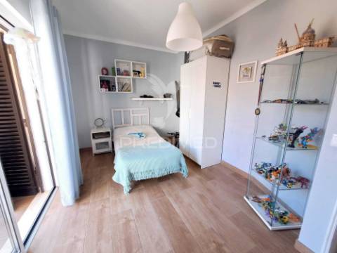 Moradia t3 + 1 renovada no centro da emblemática cidade de silves