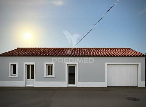 Moradia em construção na aldeia do pego