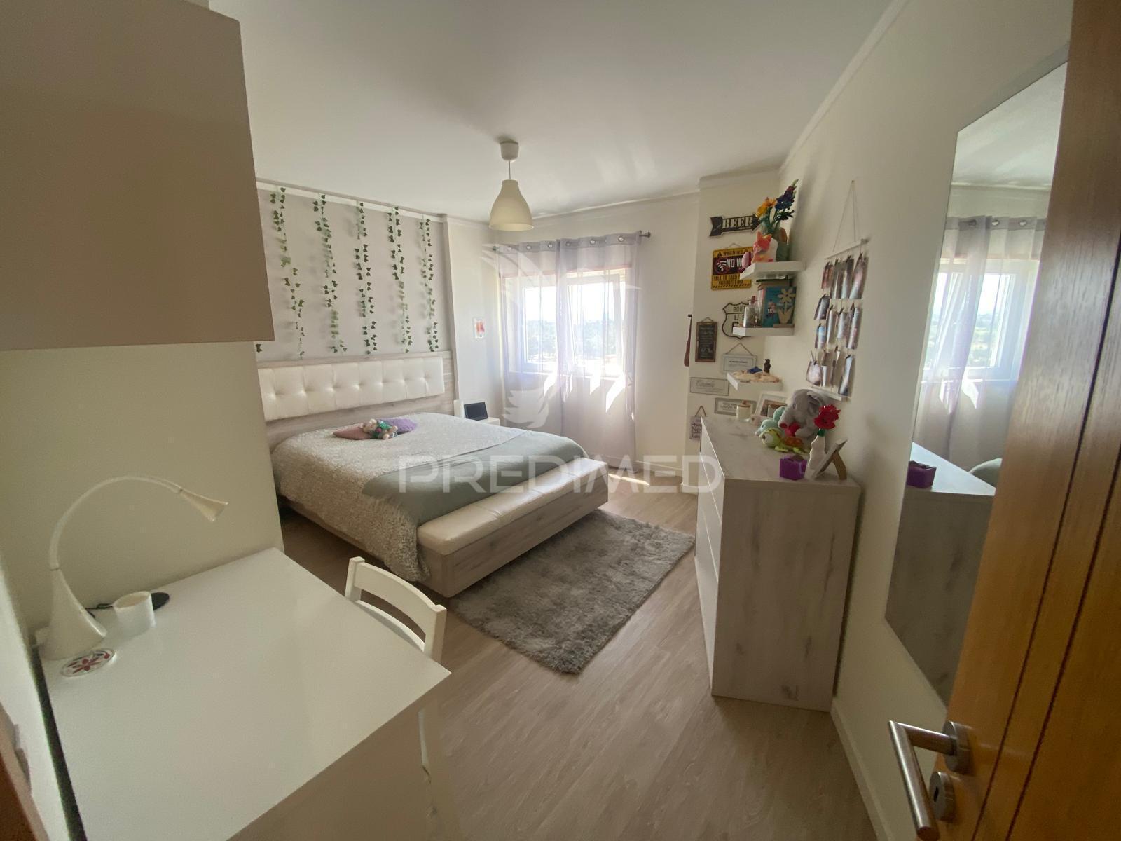 Apartamento t3 santa marta do pinhal