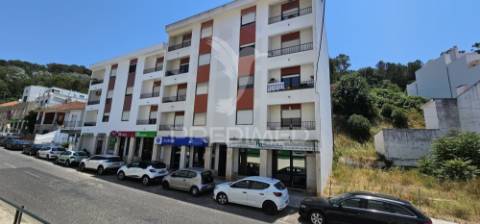 Apartamento t2 em alenquer com varanda e arrecadação