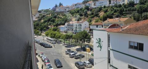 Apartamento t2 em alenquer com varanda e arrecadação