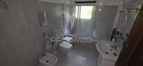 Moradia t3, garagem, sotão, 765m2 terreno. almalagues