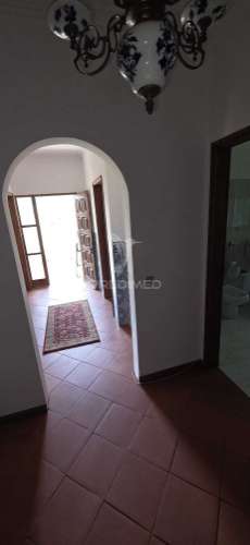 Moradia t3, garagem, sotão, 765m2 terreno. almalagues