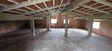 Moradia t3, garagem, sotão, 765m2 terreno. almalagues