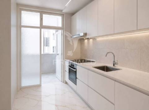 Apartamento t2 em fase de renovação no centro do funchal - ilha da madeira