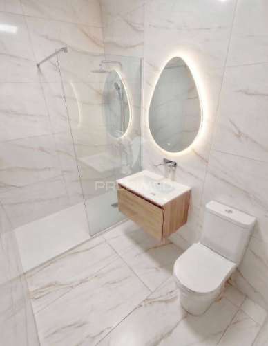 Apartamento t2 em fase de renovação no centro do funchal - ilha da madeira