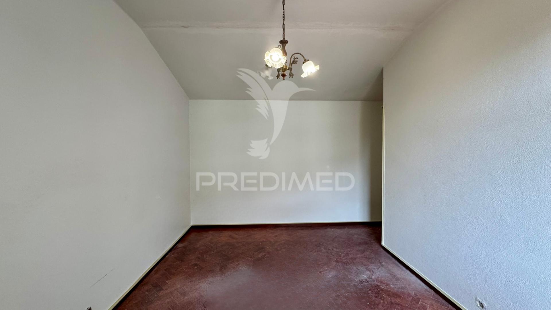 Apartamento t2 em fase de renovação no centro do funchal - ilha da madeira