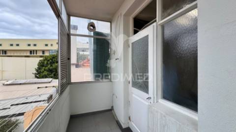Apartamento t2 em fase de renovação no centro do funchal - ilha da madeira