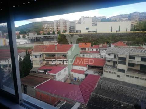 Apartamento t3 com vista deslumbrante para o rio douro