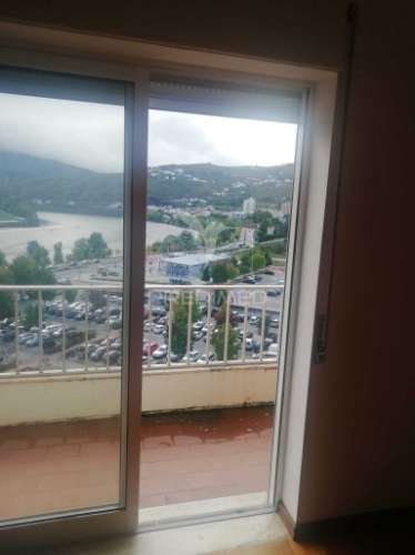 Apartamento t3 com vista deslumbrante para o rio douro