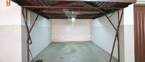 Apartamento t2+1 com 2 garagens box, em águas santas, maia