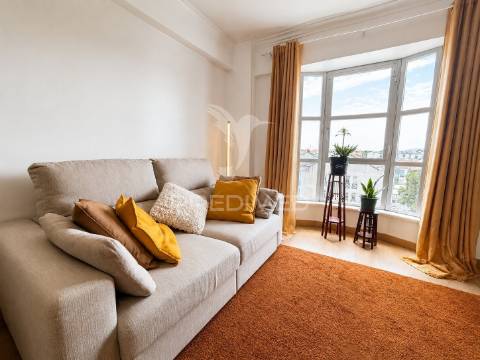 Apartamento t2 tapada das mercês | sintra | elevador | varanda | vista palácio da pena