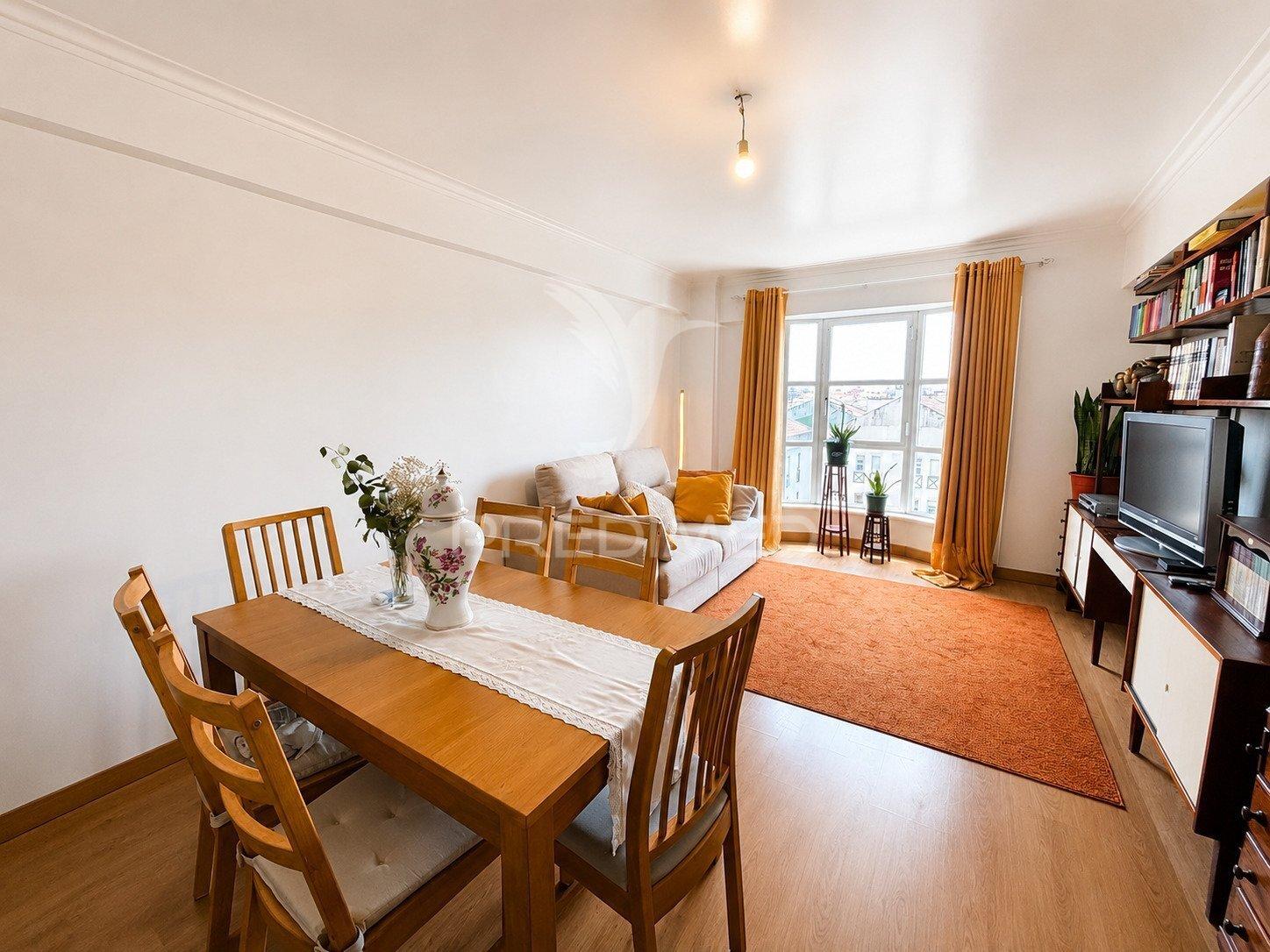 Apartamento t2 tapada das mercês | sintra | elevador | varanda | vista palácio da pena