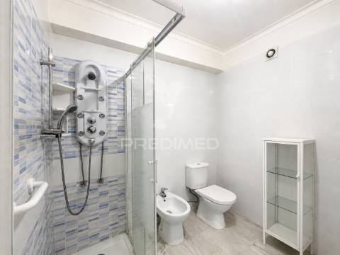 Apartamento t2 tapada das mercês | sintra | elevador | varanda | vista palácio da pena