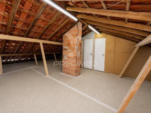Apartamento t2 tapada das mercês | sintra | elevador | varanda | vista palácio da pena