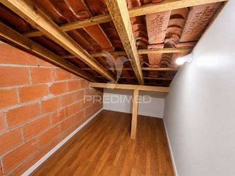 Apartamento t2 tapada das mercês | sintra | elevador | varanda | vista palácio da pena