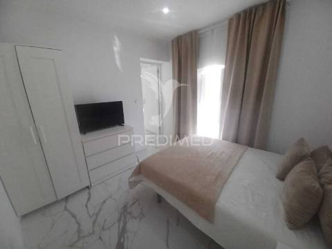 Prédio de charme com 6 suites e terraço no centro histórico de elvas