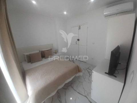 Prédio de charme com 6 suites e terraço no centro histórico de elvas