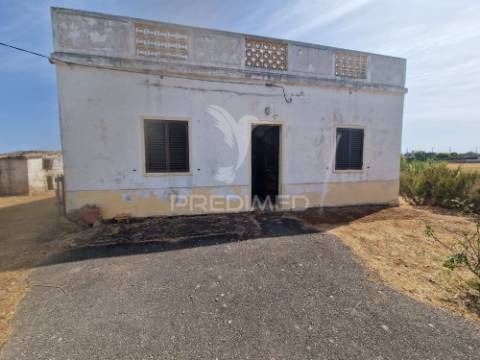 Albufeira - moradia com terreno misto a dois passos da praia da falésia