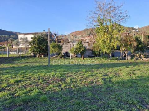 Moradia em pedra p/ restauro em valdreu, vila verde