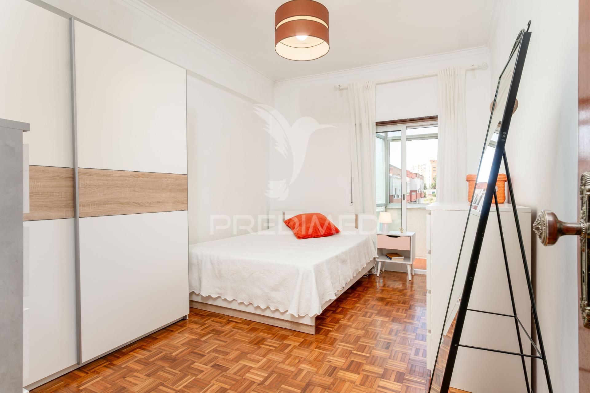 Apartamento t2 c/  varandas  - forte da casa - vila franca de xira