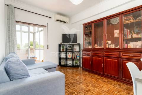 Apartamento t2 c/  varandas  - forte da casa - vila franca de xira