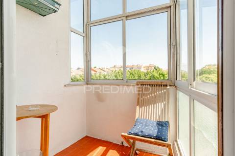 Apartamento t2 c/  varandas  - forte da casa - vila franca de xira