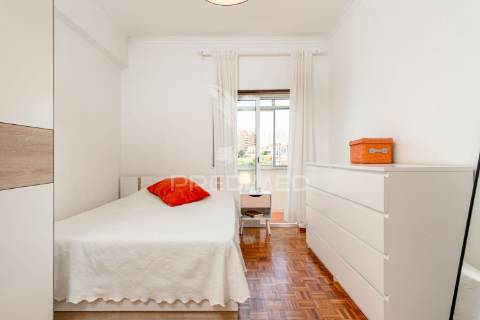 Apartamento t2 c/  varandas  - forte da casa - vila franca de xira