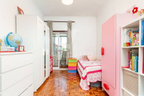 Apartamento t2 c/  varandas  - forte da casa - vila franca de xira