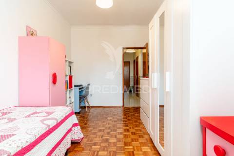 Apartamento t2 c/  varandas  - forte da casa - vila franca de xira