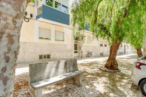 Apartamento t2 c/  varandas  - forte da casa - vila franca de xira
