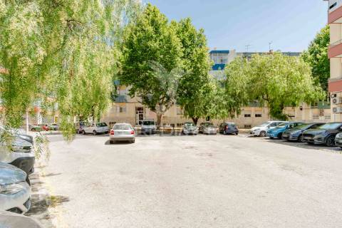 Apartamento t2 c/  varandas  - forte da casa - vila franca de xira